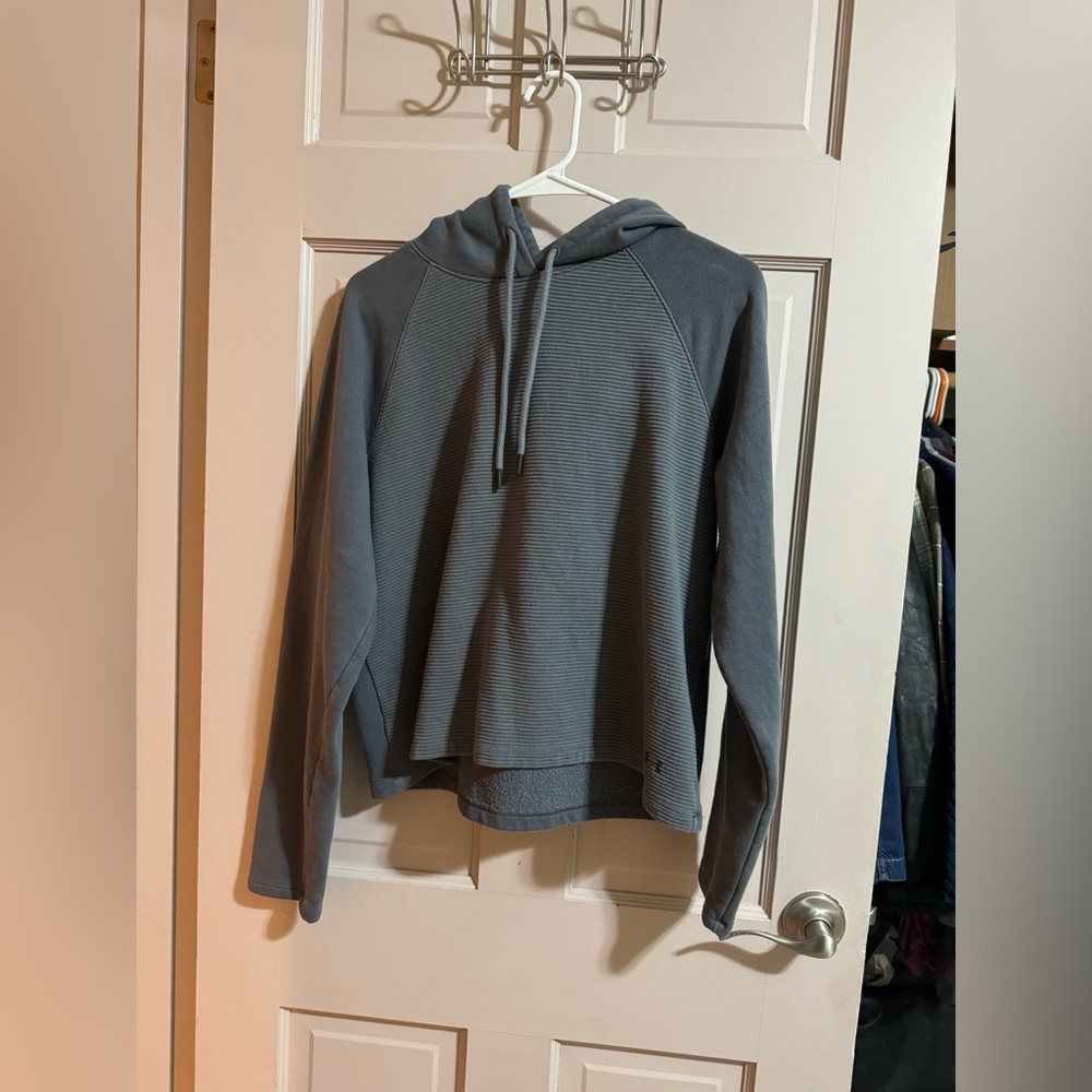 Womens Under Armour Pullover Hoodie Size Medium